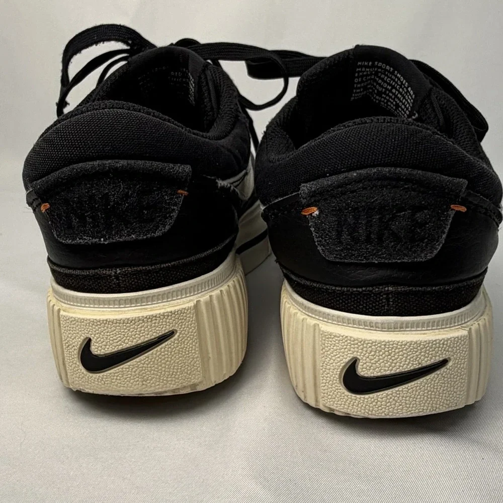 Nike women court